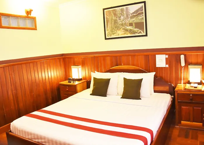 Hotel Center 4*